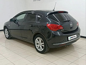 Opel Astra, 2012г., передний привод, механика