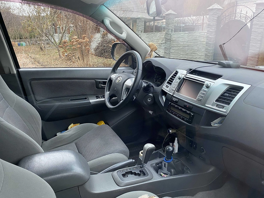 Toyota Hilux, 2013г., полный привод, автомат