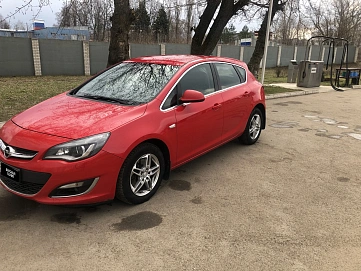 Opel Astra, 2015г, передний привод, автомат