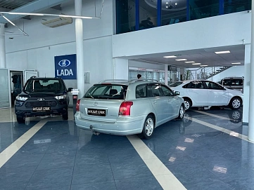 Toyota Avensis, 2005г, передний привод, механика