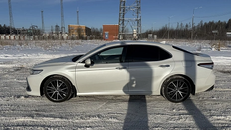 Toyota Camry, 2021г, передний привод, автомат
