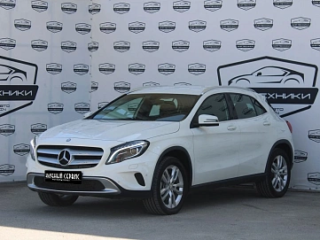 Mercedes-Benz , 2015г., полный привод, робот
