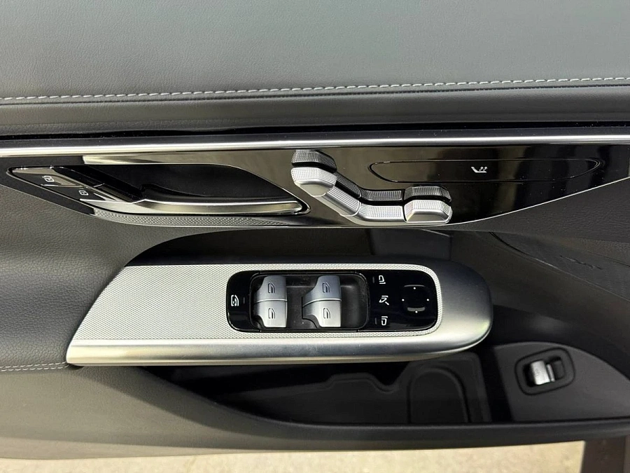 Mercedes-Benz , 2025г.