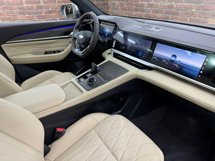 Geely Monjaro, 2024г., передний привод, автомат