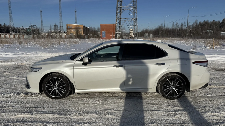 Toyota Camry, 2021г., передний привод, автомат