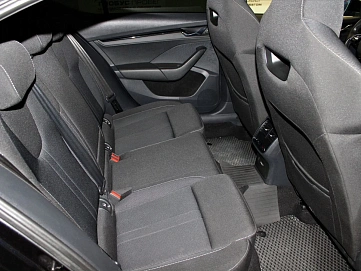 Skoda Octavia, 2021г, передний привод, автомат