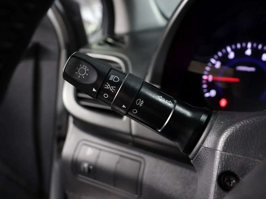 Hyundai Solaris, 2012г., передний привод, механика