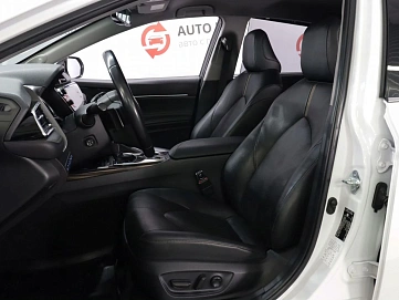 Toyota Camry, 2020г, передний привод, автомат