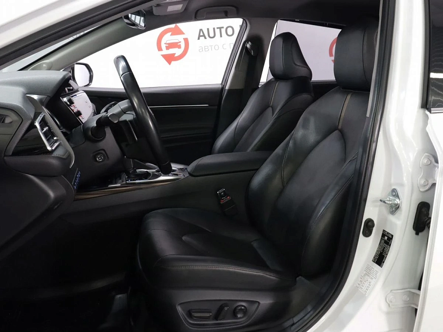 Toyota Camry, 2020г., передний привод, автомат