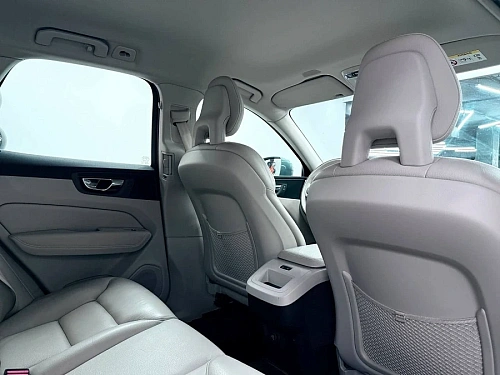 Volvo XC60, 2018г, полный привод, автомат