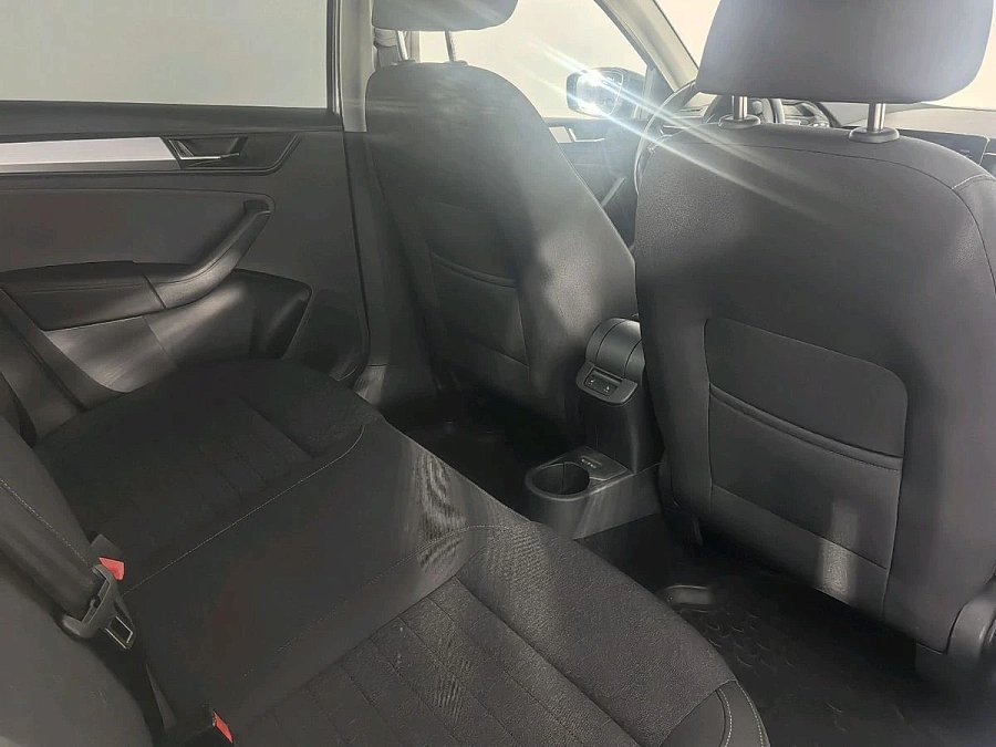 Skoda Rapid, 2021г., передний привод, робот