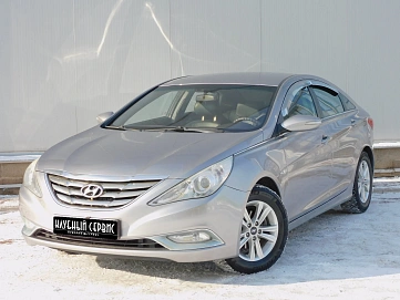 Hyundai Sonata, 2010г, передний привод, автомат
