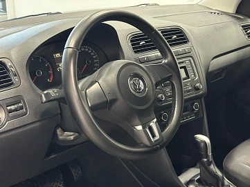 Volkswagen Polo, 2015г, передний привод, автомат