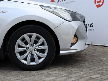 Hyundai Solaris, 2021г, передний привод, автомат