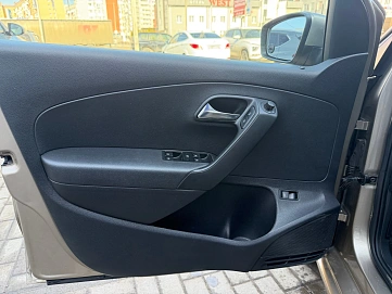 Volkswagen Polo, 2017г., передний привод, механика