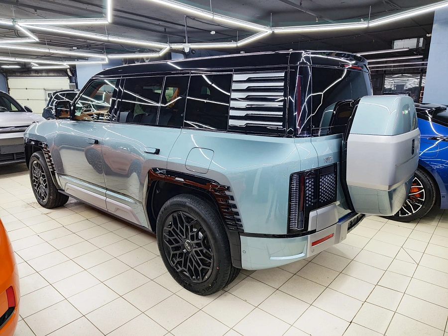 BYD Yangwang U8, 2023г., полный привод, автомат