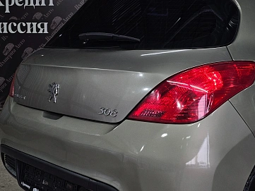 Peugeot 308, 2010г, передний привод, автомат