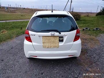 Honda Fit, 2012г, передний привод, вариатор
