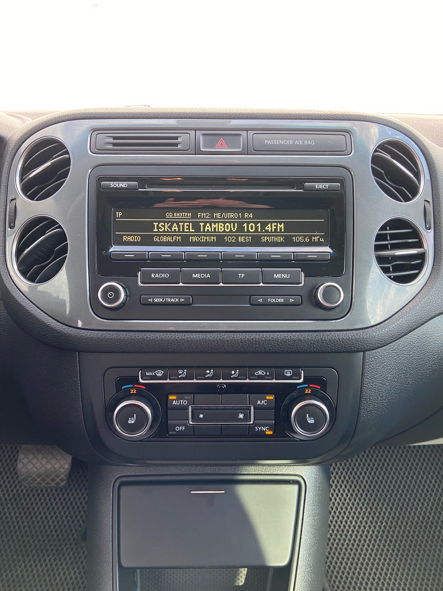 Volkswagen Tiguan, 2014г., передний привод, робот