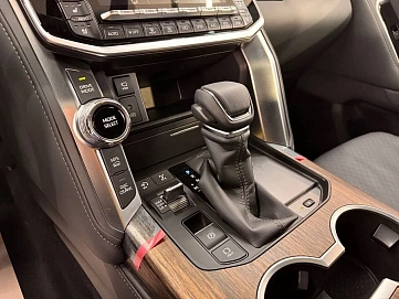 Toyota Land Cruiser, 2025г, полный привод, автомат
