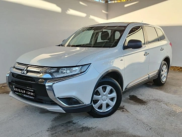 Mitsubishi Outlander, 2015г, передний привод, вариатор