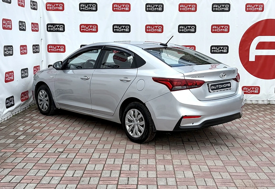 Hyundai Solaris, 2018г., передний привод, автомат