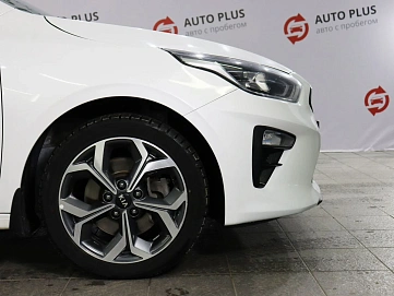 Kia Ceed, 2021г, передний привод, робот