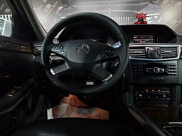 Mercedes-Benz E-Класс, 2012г, задний привод, автомат