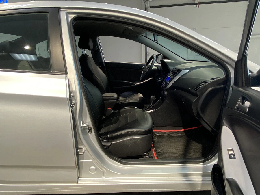 Hyundai Solaris, 2016г., передний привод, автомат