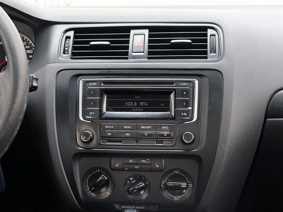Volkswagen Jetta, 2014г., передний привод, автомат