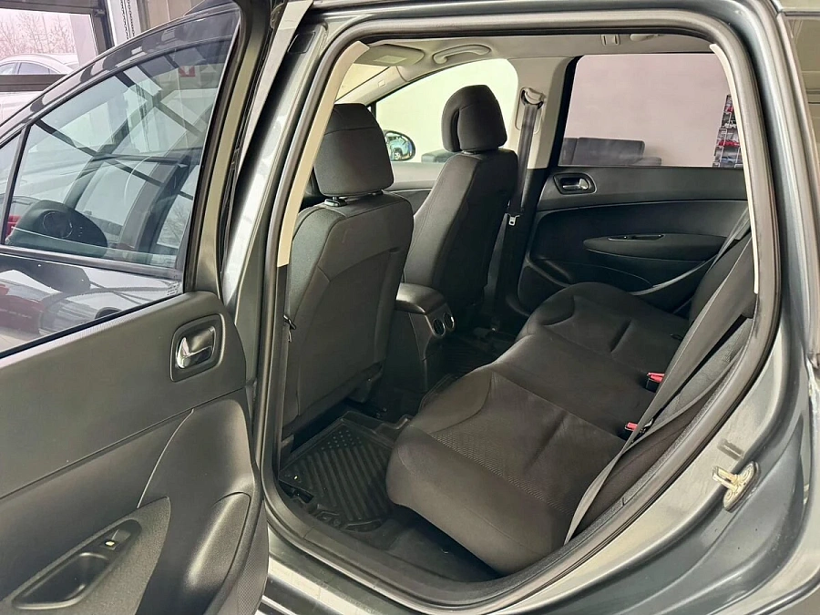 Peugeot 308, 2008г., передний привод, автомат