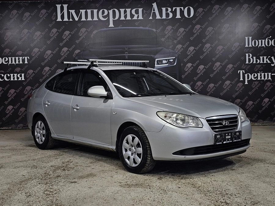 Hyundai Elantra, 2009г., передний привод, автомат