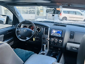 Toyota Sequoia, 2010г, полный привод, автомат