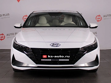 Hyundai Elantra, 2021г., передний привод, автомат