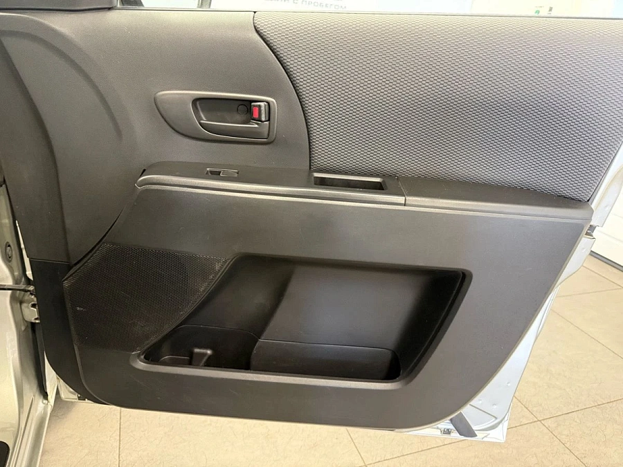 Mazda 5, 2007г., передний привод, механика