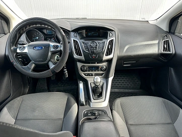 Ford Focus, 2013г, передний привод, механика