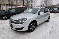 Opel Astra, 2010г., передний привод, робот