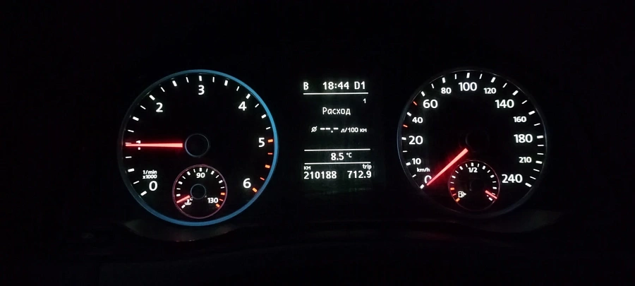 Volkswagen Tiguan, 2011г., полный привод, автомат