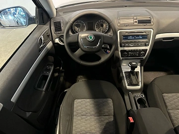 Skoda Octavia, 2011г, передний привод, автомат