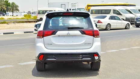 Mitsubishi Outlander, 2022г, полный привод, вариатор