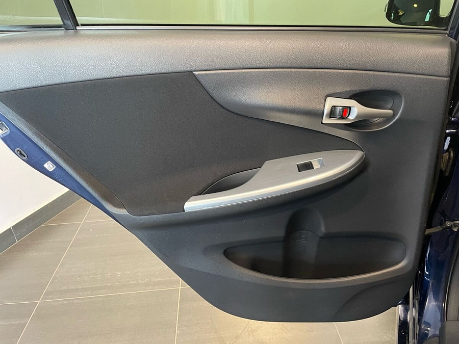 Toyota , 2012г., передний привод, автомат