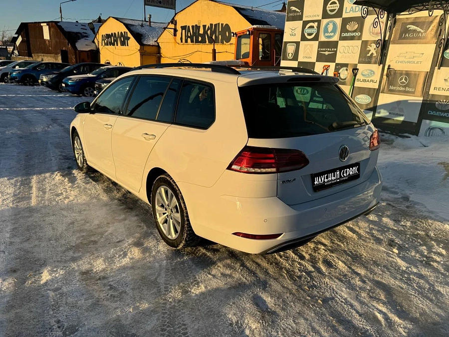 Volkswagen Golf, 2019г., передний привод, механика