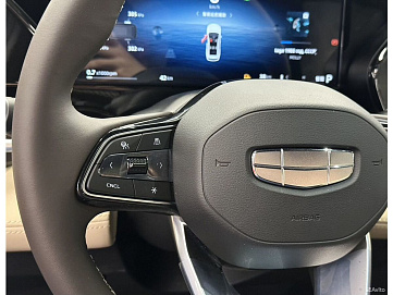 Geely Monjaro, 2024г, передний привод, автомат