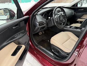 Jaguar XE, 2016г, задний привод, автомат