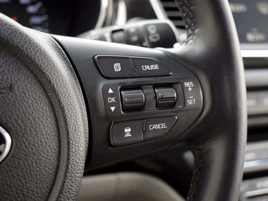 Kia Carnival, 2019г., передний привод, автомат