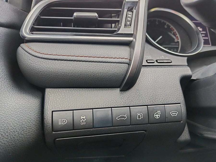 Toyota Camry, 2018г., передний привод, автомат