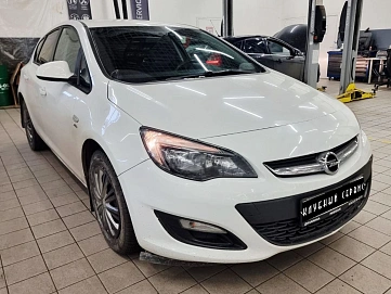 Opel Astra, 2013г, передний привод, механика