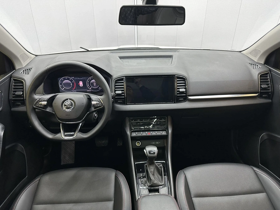 Skoda Karoq, 2021г., передний привод, автомат