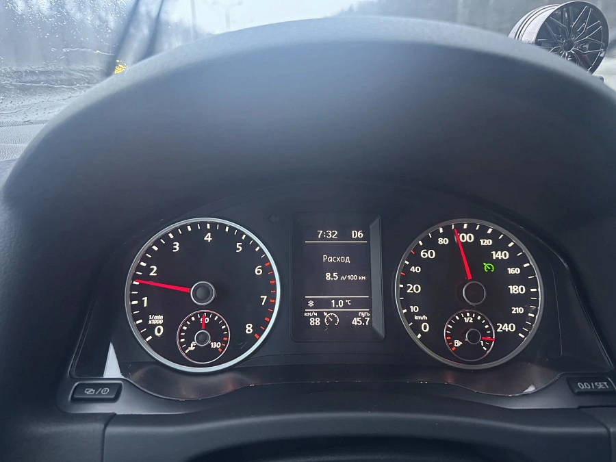 Volkswagen Tiguan, 2016г., полный привод, автомат