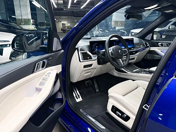 BMW X7, 2023г, полный привод, автомат
